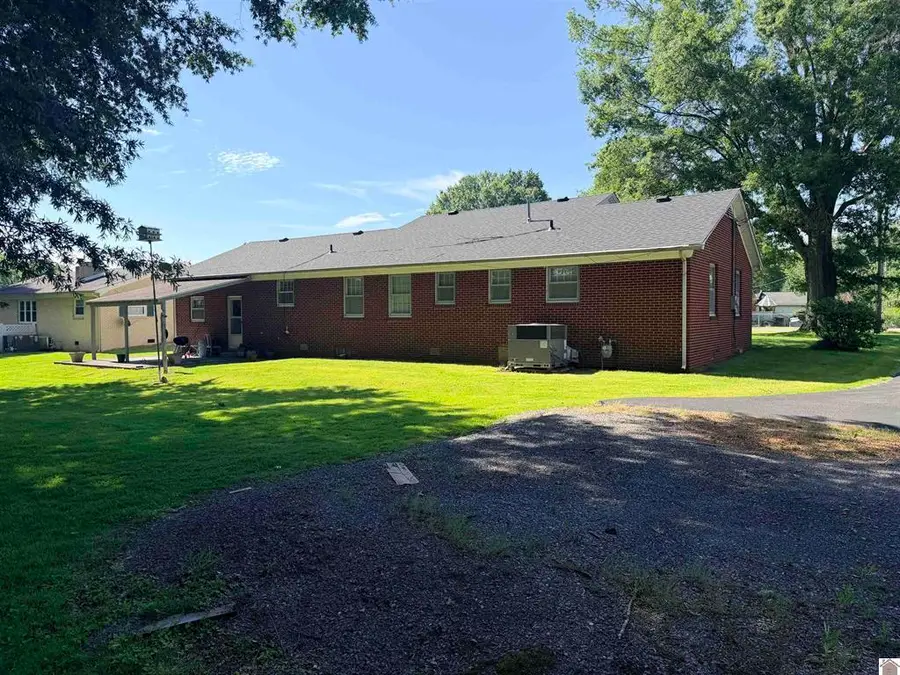 701 Hillcrest Drive, Mayfield, KY 42066 - #3