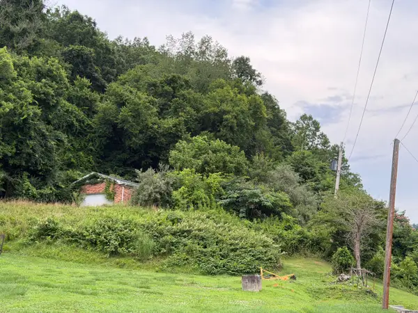 2 Black Powder Lane, Salyersville, KY 41465