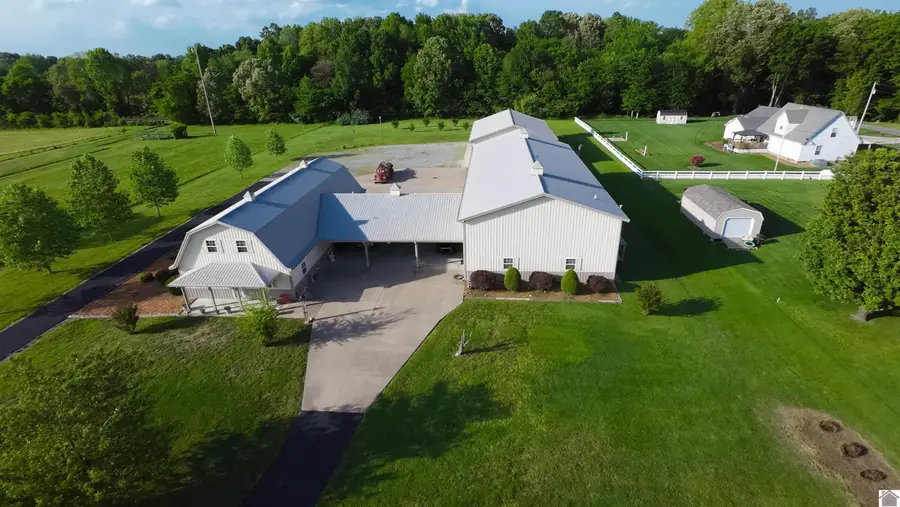 1040 Lone Valley Road, Calvert City, KY 42029 - #2