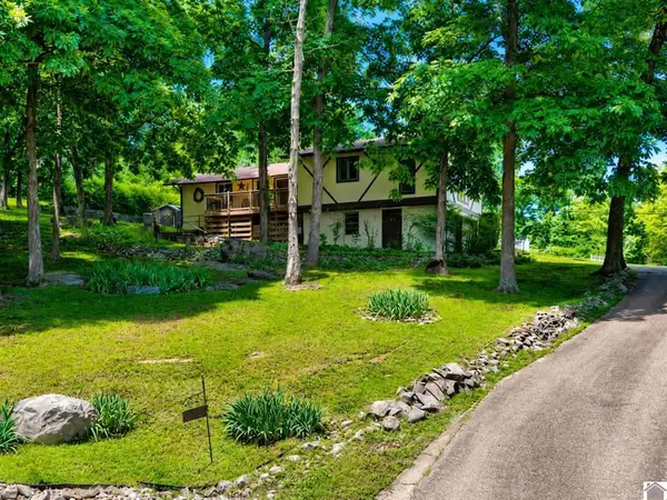 212 Bayview Drive, Eddyville, KY 42038