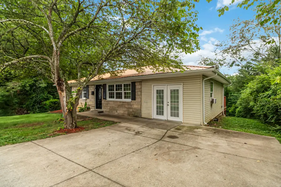 313 Maple Street, Columbia, KY 42728 - #2