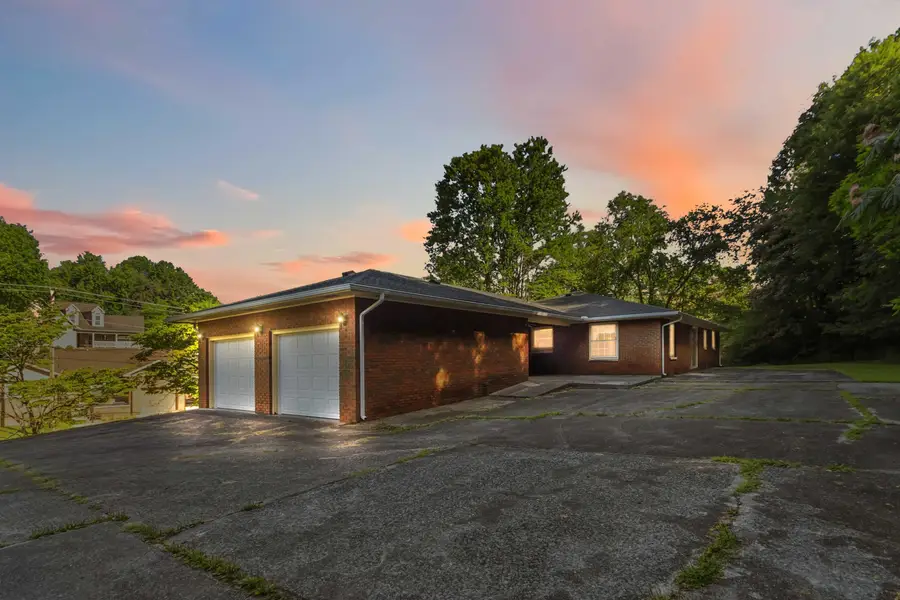 903 W 7th Street, Corbin, KY 40701 - #2