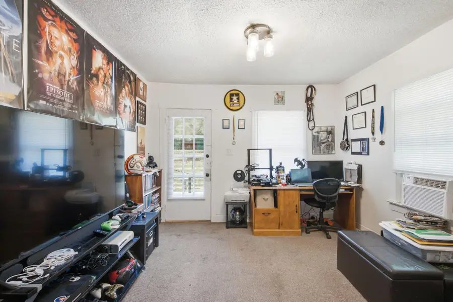 607 Louisville Road, Frankfort, KY 40601 - #2