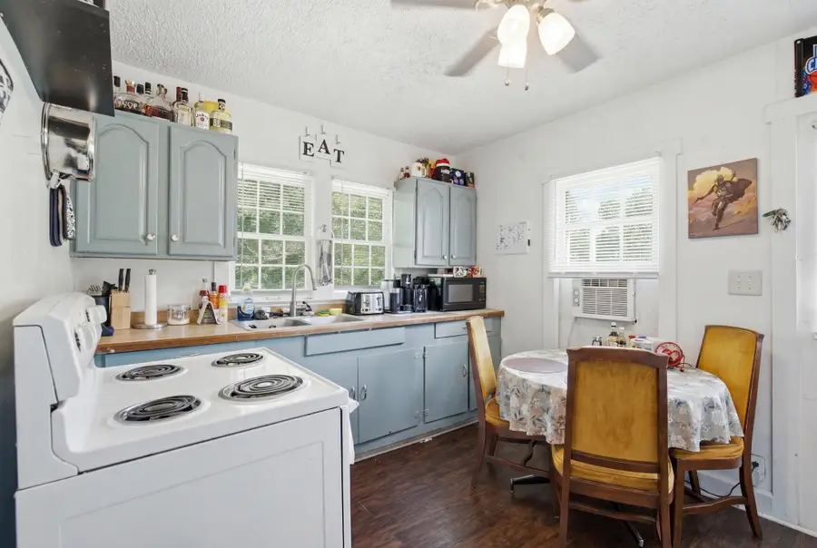607 Louisville Road, Frankfort, KY 40601 - #3