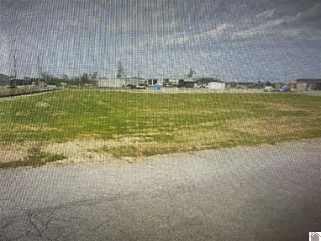 408 W Broadway, Mayfield, KY 42066 - #1