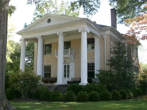504 E College Street, Mayfield, KY 42066