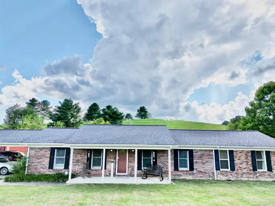 260 Putter Lane, Beattyville, KY 41311 - #3