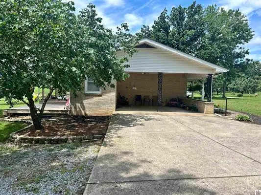 2215 Old Canton Pike, Cadiz, KY 42211