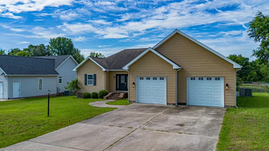1010 Red Pine Circle, West Paducah, KY 42086 - #2