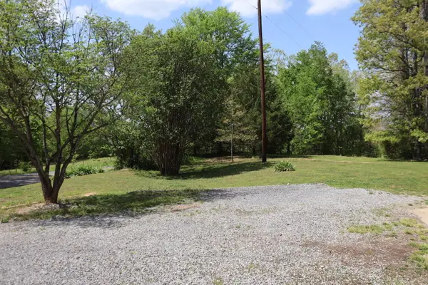 3235 Kentucky 80, Mayfield, KY 42066
