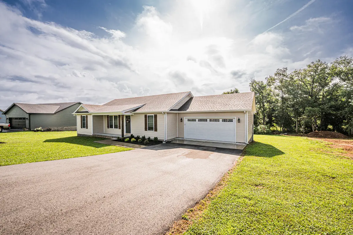 260 Walnut Grove Drive, Smiths Grove, KY 42171 - #1
