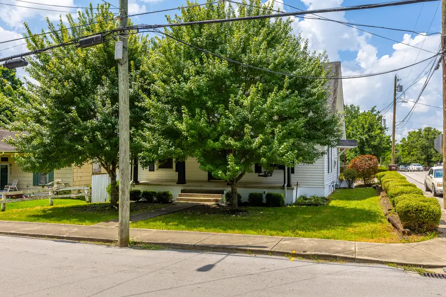 323 W 2nd Street, Paris, KY 40361 - #2