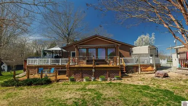100 Cemetery Hill Lane, Benton, KY 42025