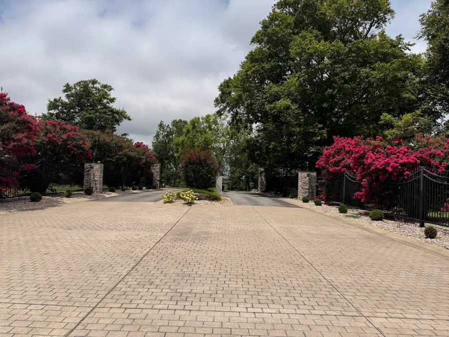219 Stillwater Boulevard, Russell Springs, KY 42642 - #3