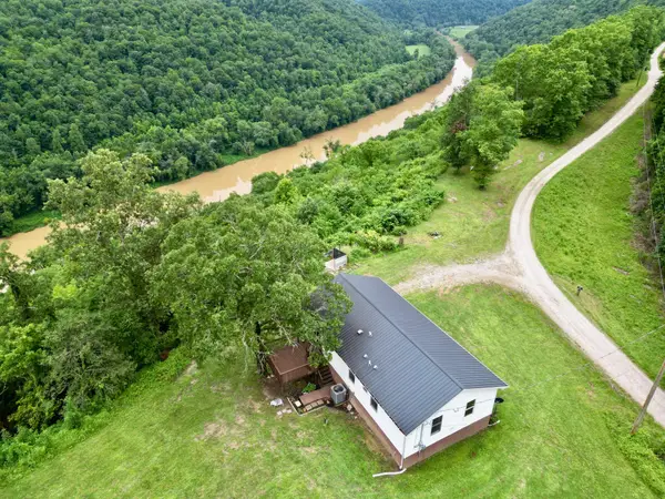 301 T Estes Road, Beattyville, KY 41311