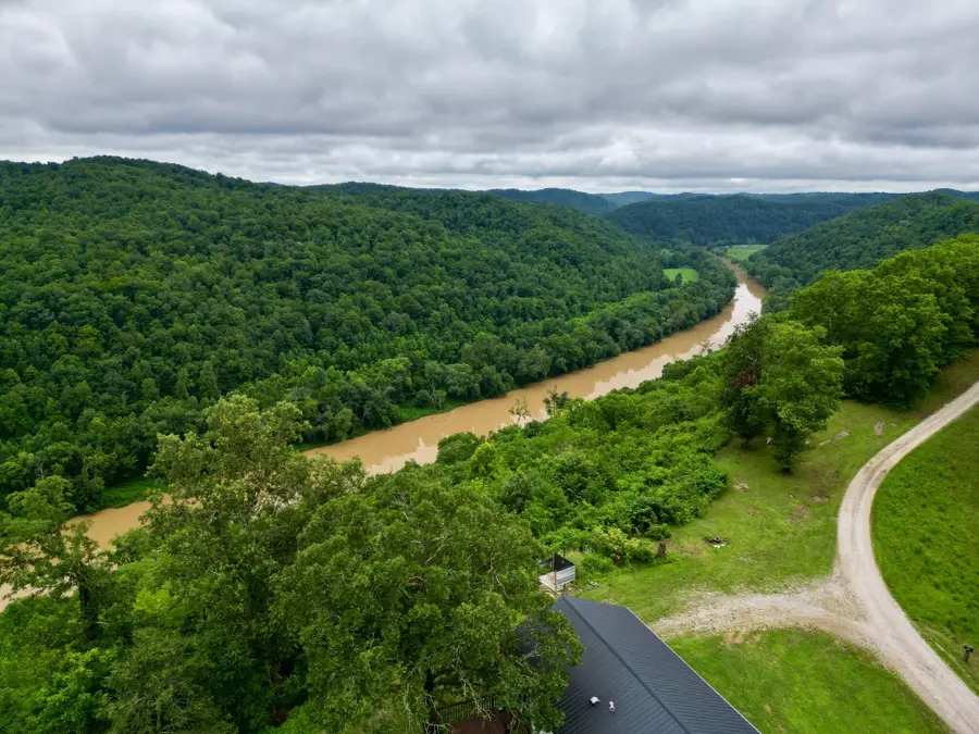 301 T Estes Road, Beattyville, KY 41311 - #2