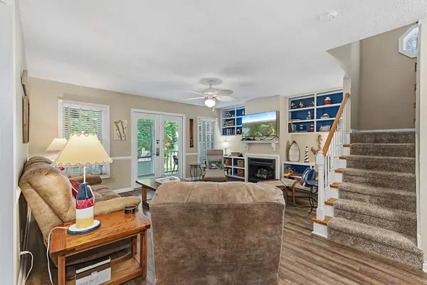 207 Hursthaven Court, Grand Rivers, KY 42045