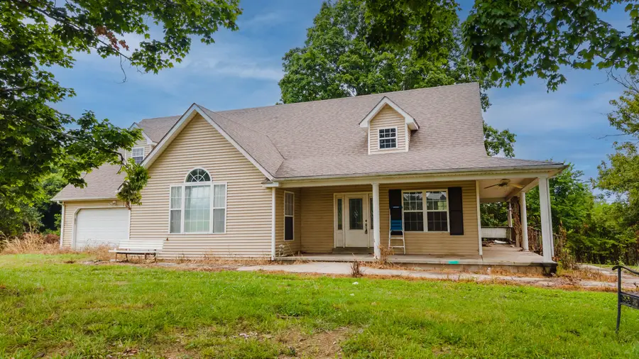 2416 Meador Port Oliver Rd Road, Scottsville, KY 42164 - #2