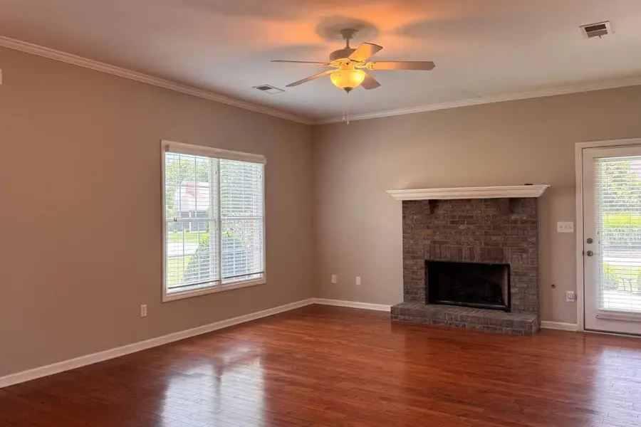 150 Sugartree Lane, Versailles, KY 40383 - #3