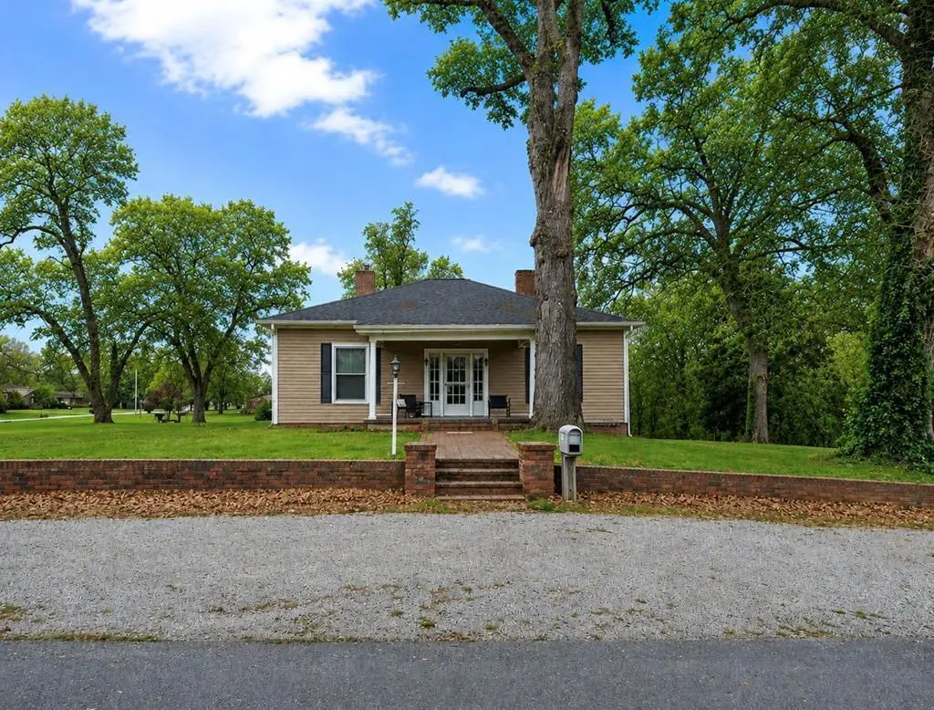 2919 Old Clarksville Pike, Hopkinsville, KY 42240 - #1