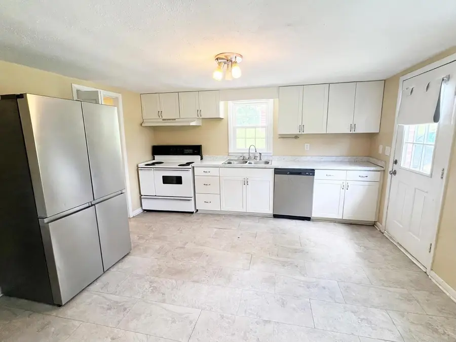 380 J C Kelly Road, Hopkinsville, KY 42240 - #3