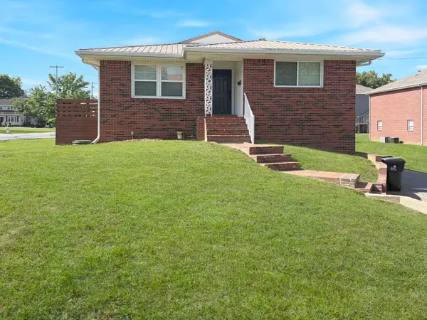 1611 Olive Street, Murray, KY 42071