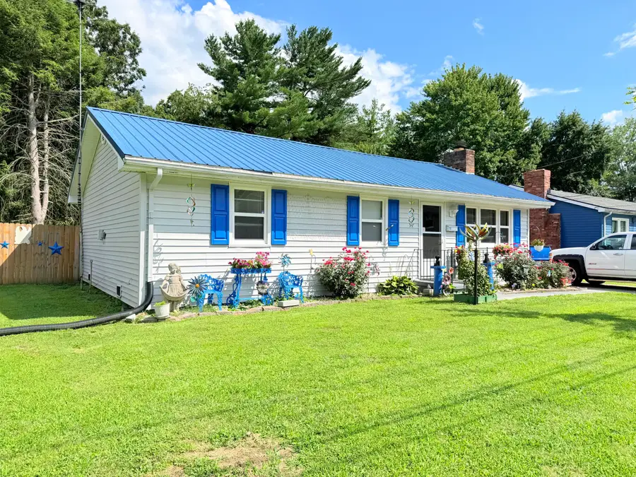 110 Dinsmore Street, Berea, KY 40403 - #2