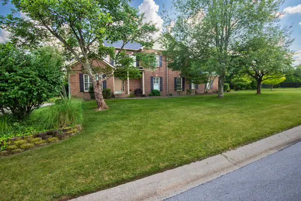 225 Helmsley Lane, Versailles, KY 40383