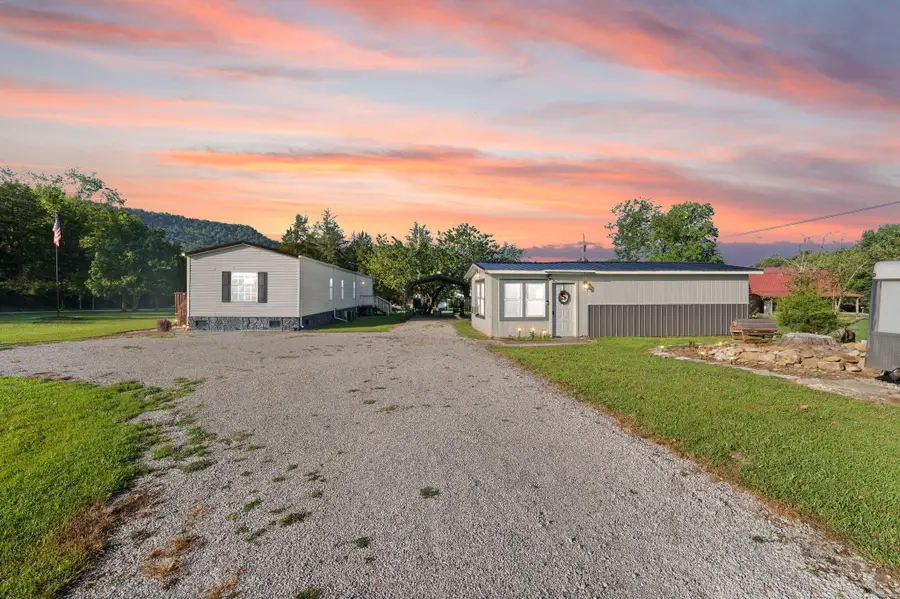45 Oak Valley Road, Irvine, KY 40336 - #3