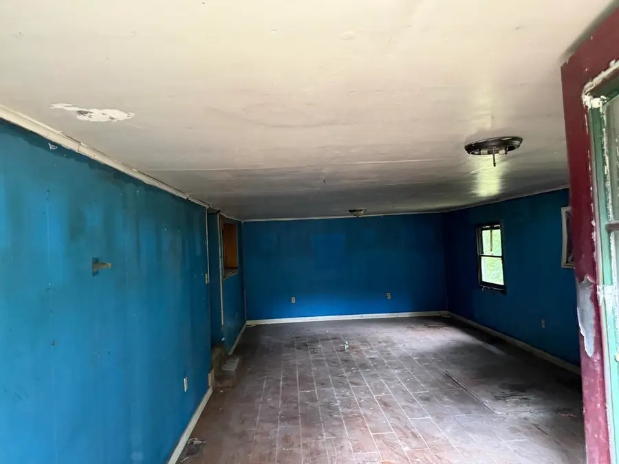 15872 Kentucky 38, Evarts, KY 40828 - #2