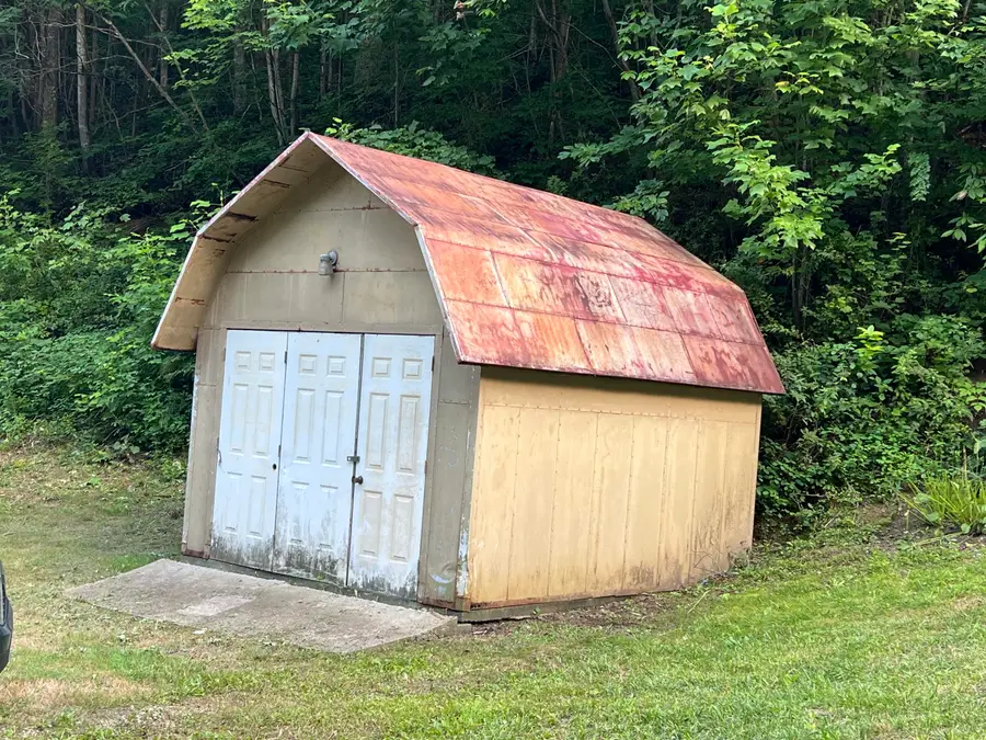 697 Hampton Cemetery Road, Girdler, KY 40943 - #3