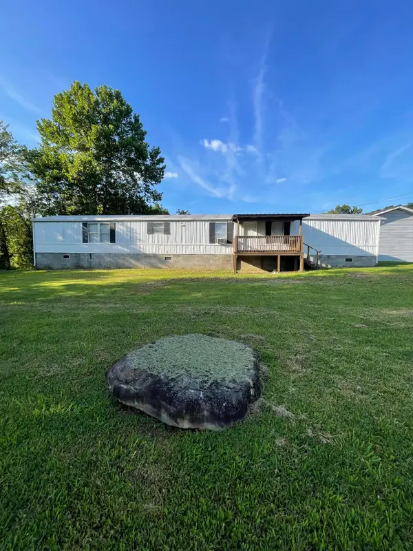 2573 Kentucky 11, Heidrick, KY 40949
