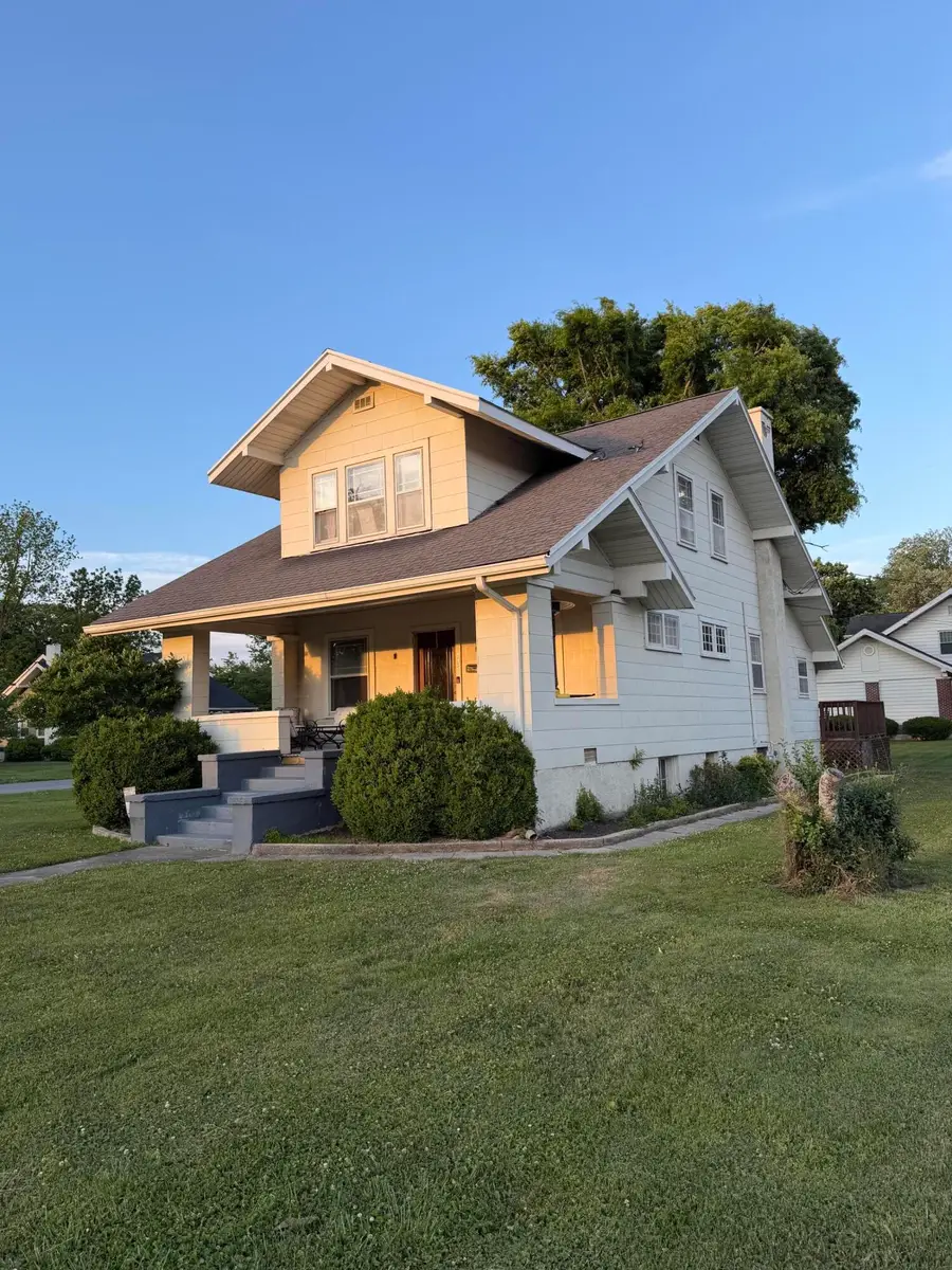 116 N Petersborough Avenue, Middlesboro, KY 40965 - #2