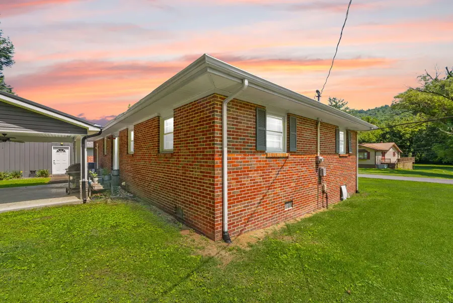 171 Clark Drive, Prestonsburg, KY 41653 - #2