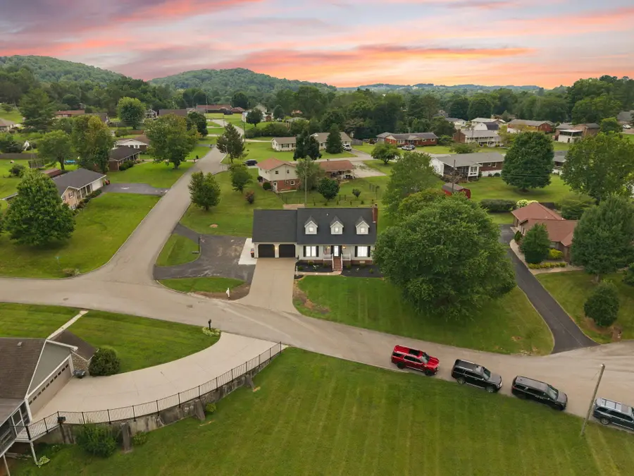 111 S Maplewood Drive, Somerset, KY 42501 - #3