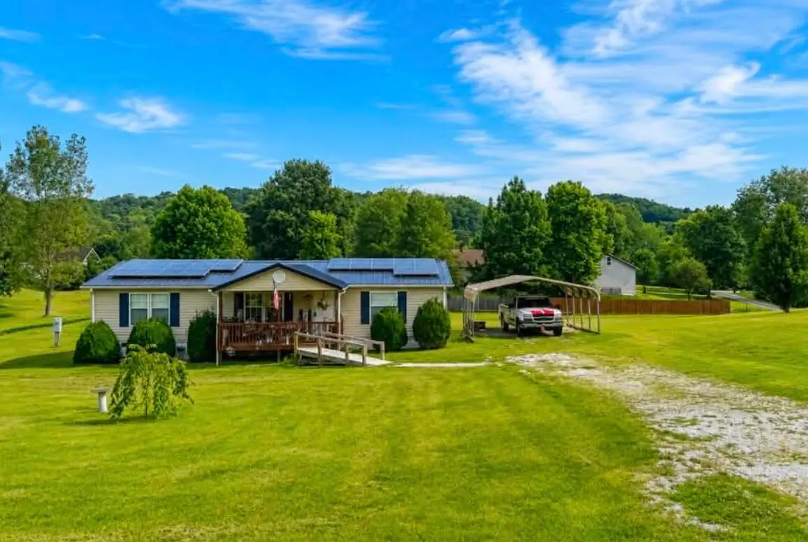 210 Three Oaks Road, Irvine, KY 40336 - #1