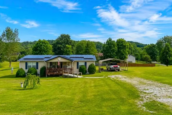 210 Three Oaks Road, Irvine, KY 40336