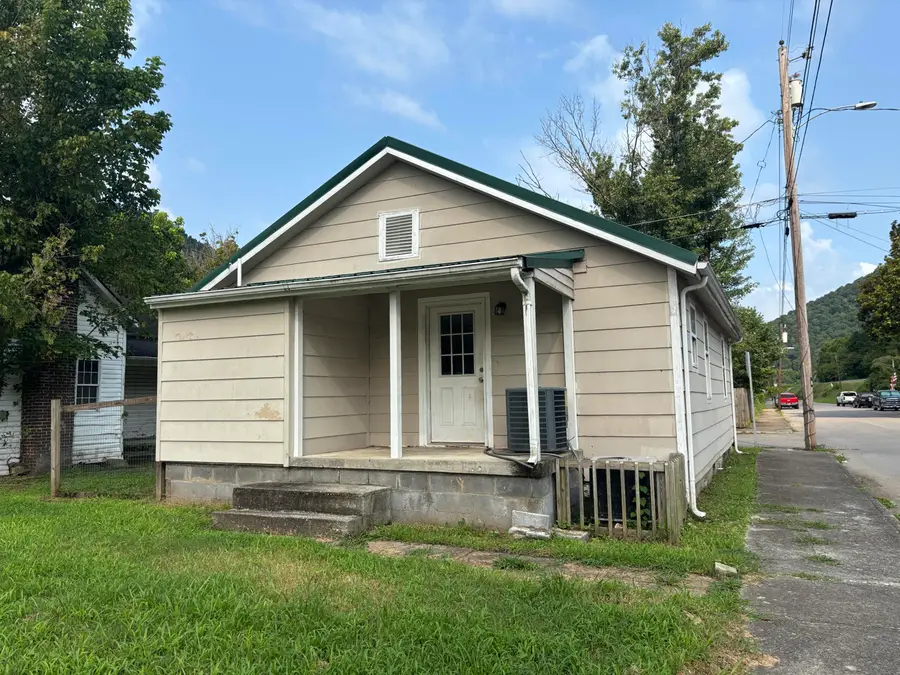 306 3rd Street, Pineville, KY 40977 - #2
