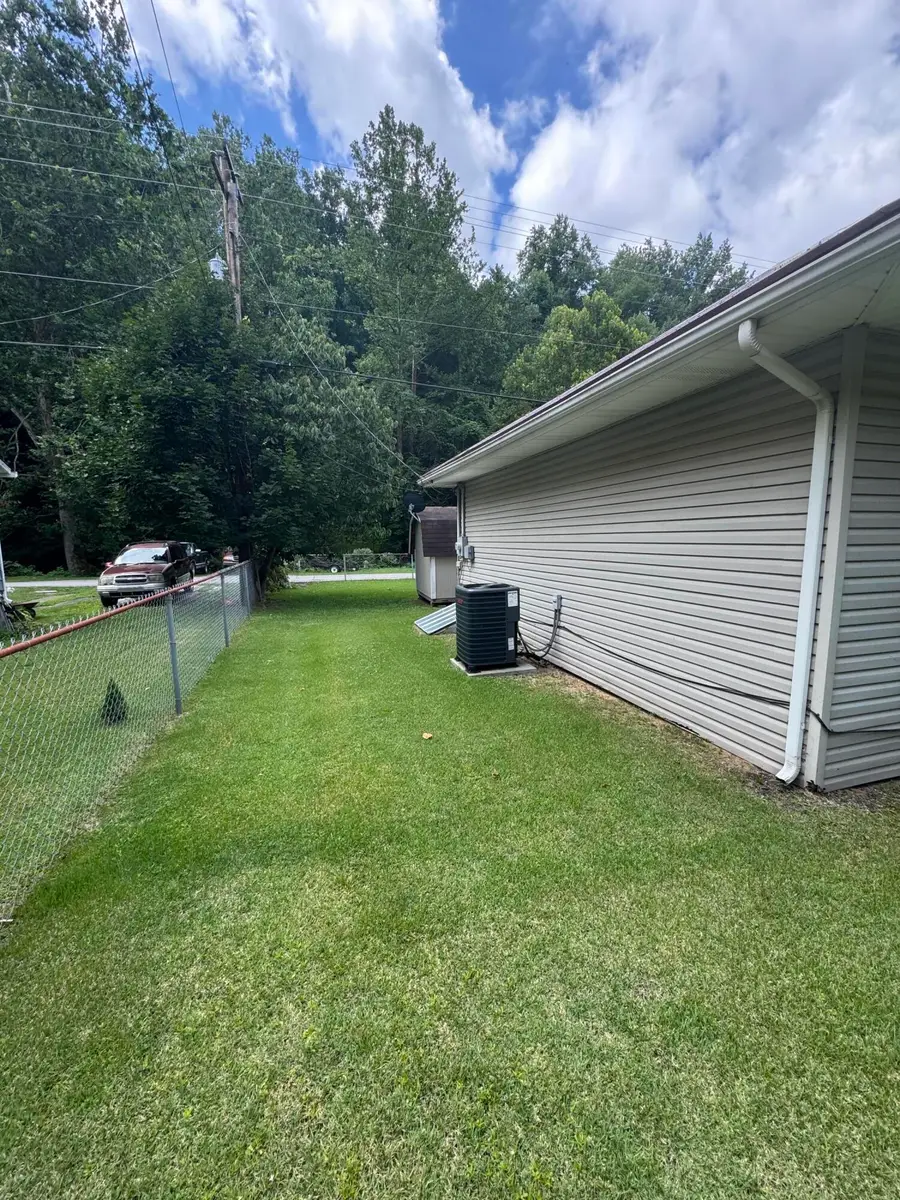 358 E Main Street, Lynch, KY 40855 - #3