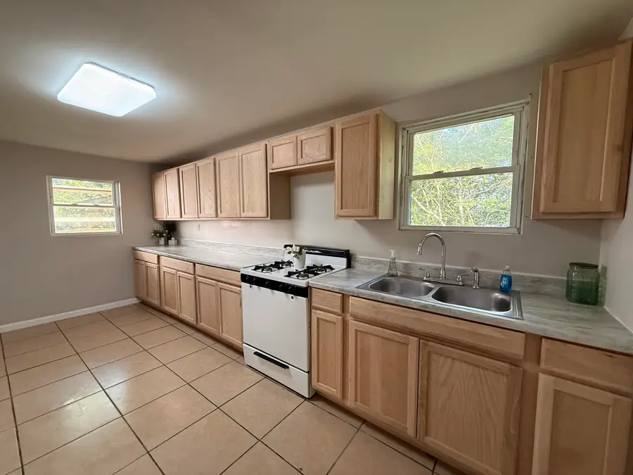 413 W 15th Street, Corbin, KY 40701 - #3