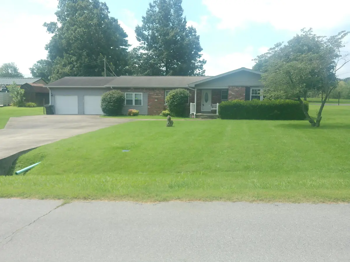 221 Maple Avenue, Calvert City, KY 42029 - #1