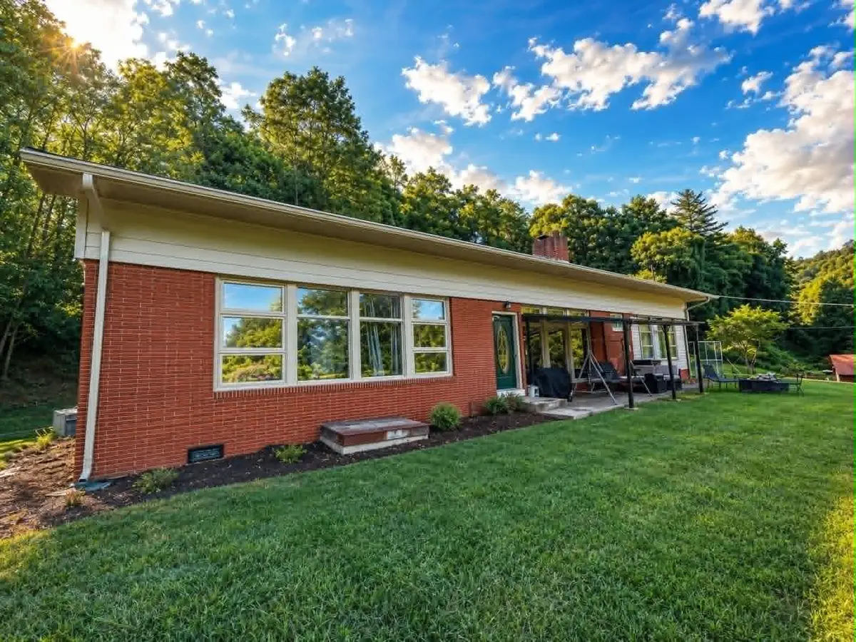 821 Ivy, Harlan, KY 40831 - #1