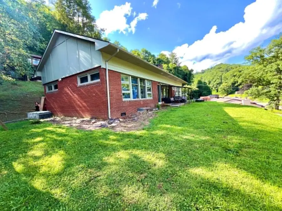 821 Ivy, Harlan, KY 40831 - #3