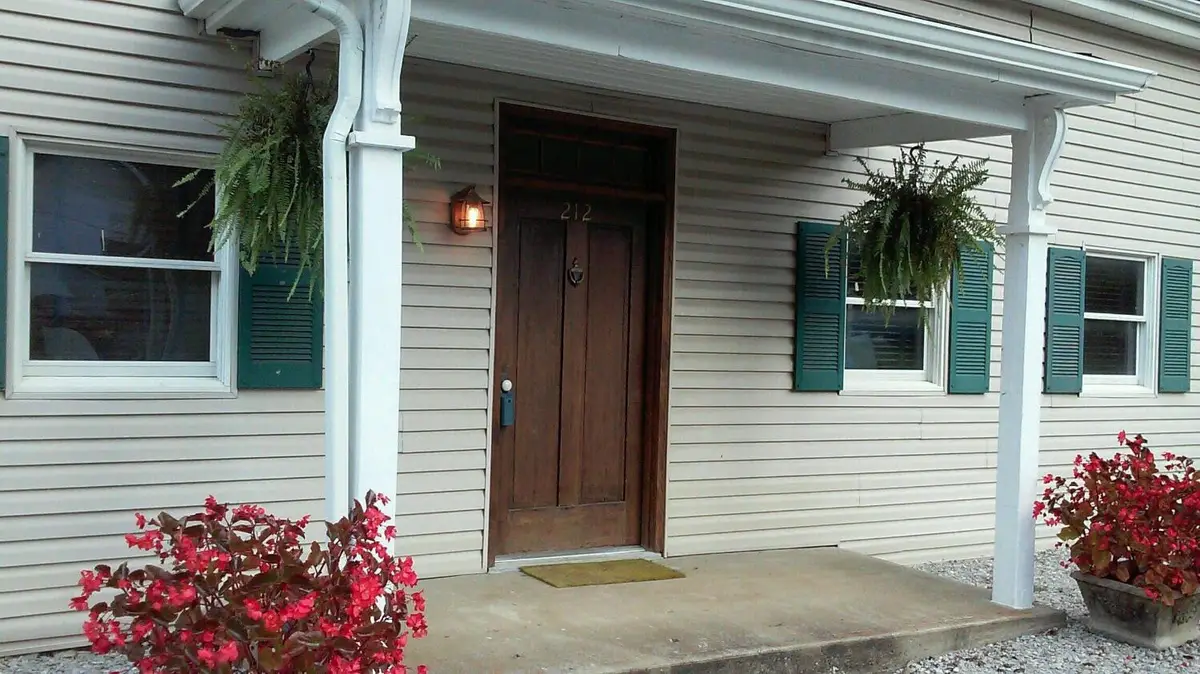 212 W Main Street, Midway, KY 40347 - #1