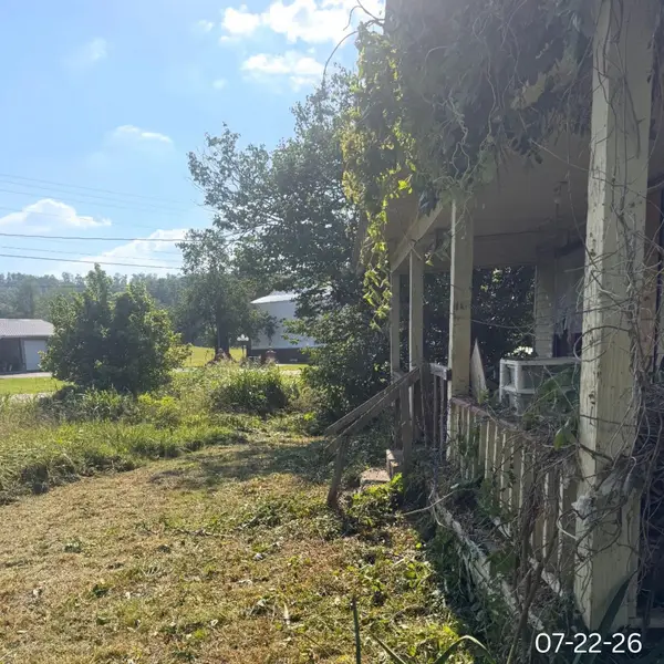 1386 State Highway 1092, Flat Gap, KY 41219