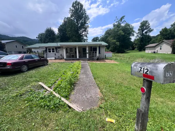 712 Balmoral Road, Middlesboro, KY 40965