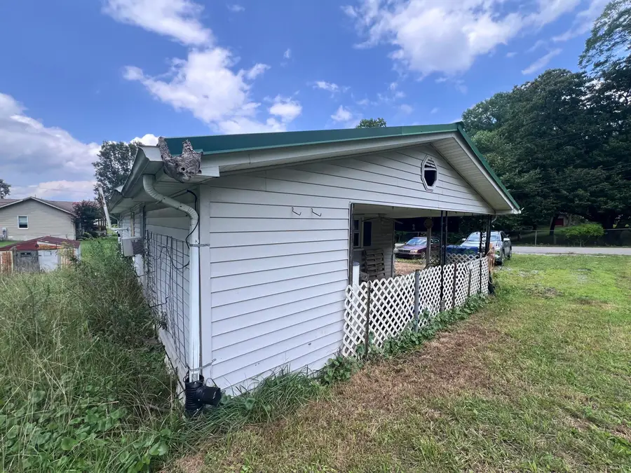 712 Balmoral Road, Middlesboro, KY 40965 - #3
