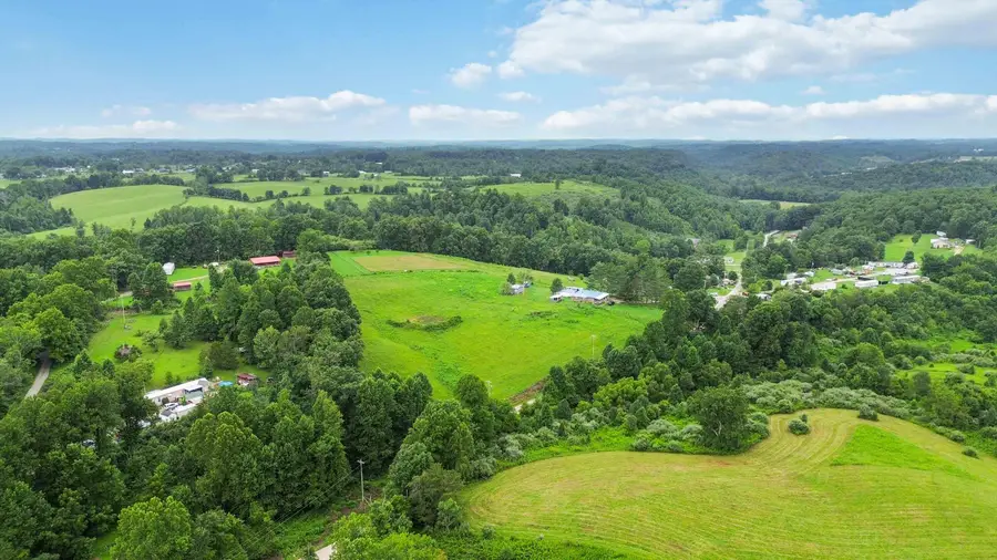 999 Hensley Rd Road, East Bernstadt, KY 40729 - #2
