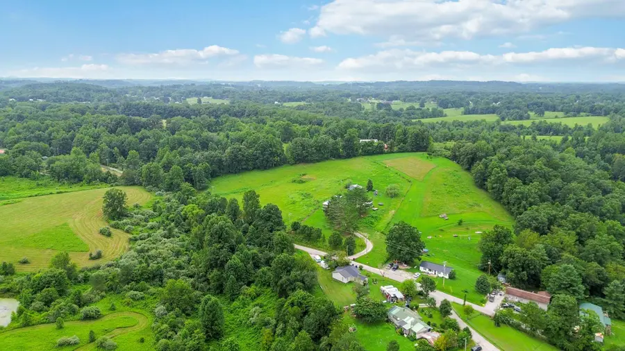 999 Hensley Rd Road, East Bernstadt, KY 40729 - #3