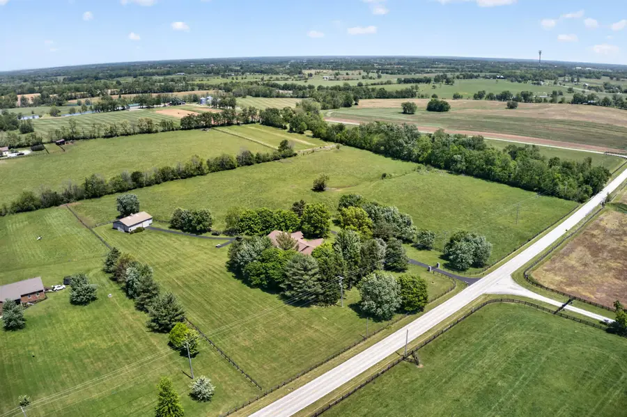 3122 Georgetown Road, Paris, KY 40361 - #2